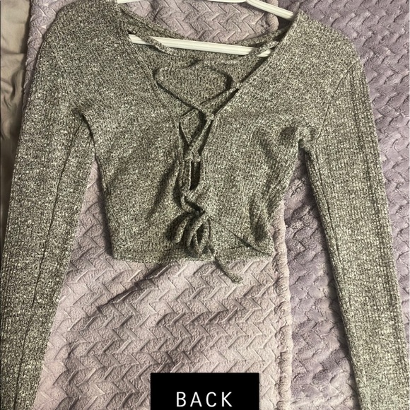 XS Garage Long Sleeve Cropped Top - Open Back - Picture 3 of 3